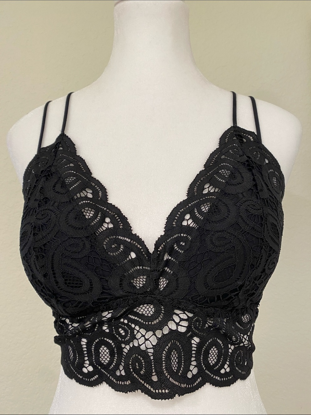 NWT - PINK Victoria's Secret Black Lace Bralette - NEW